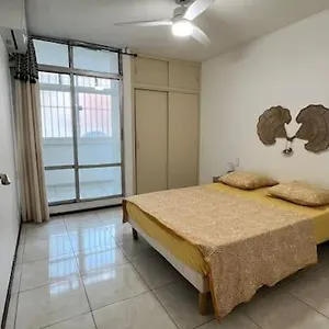 Proche Aeroport Au Rez-de-chaussee Appartement